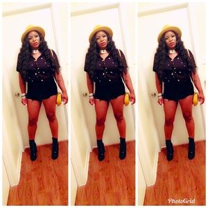 Meet your Posher, Ebony